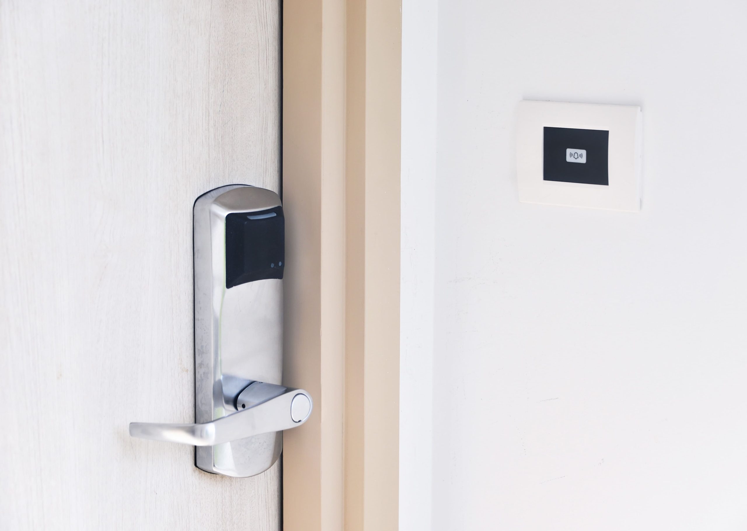 Electronic Locks: Should You Use Them For Your Home or Business?