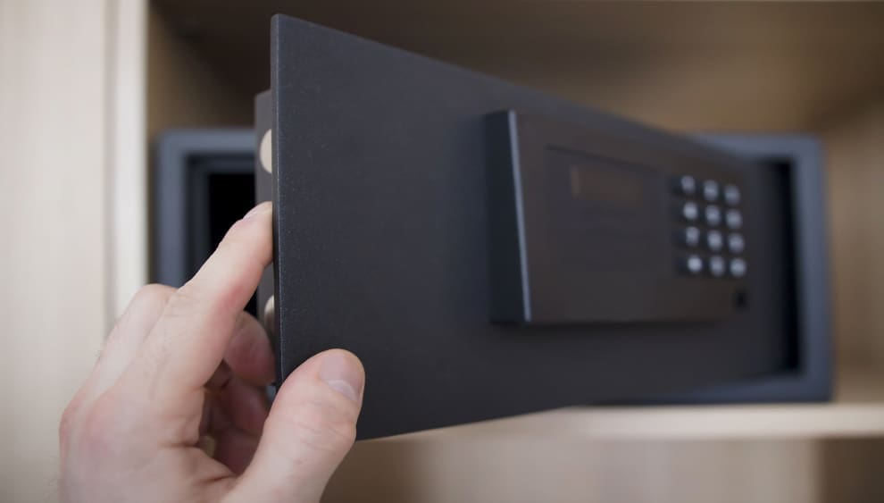 What To Consider When Purchasing A Commercial Safe