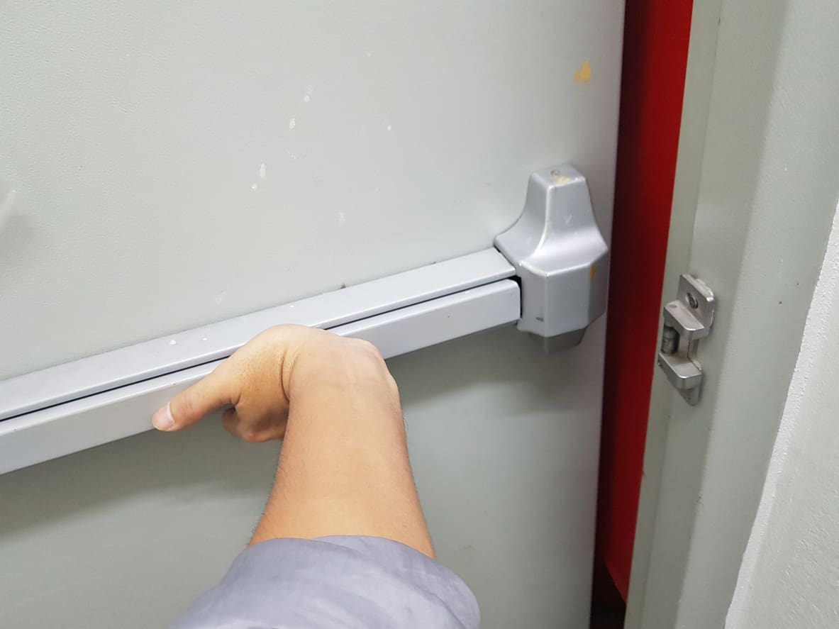 Door Alarms 101: Stand Alone vs Hardwired Door Alarms