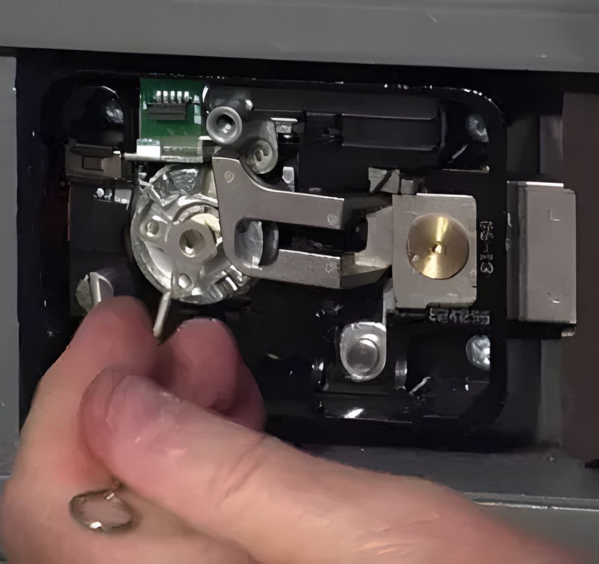 Flylock Knows S&G 2740B LOCKS