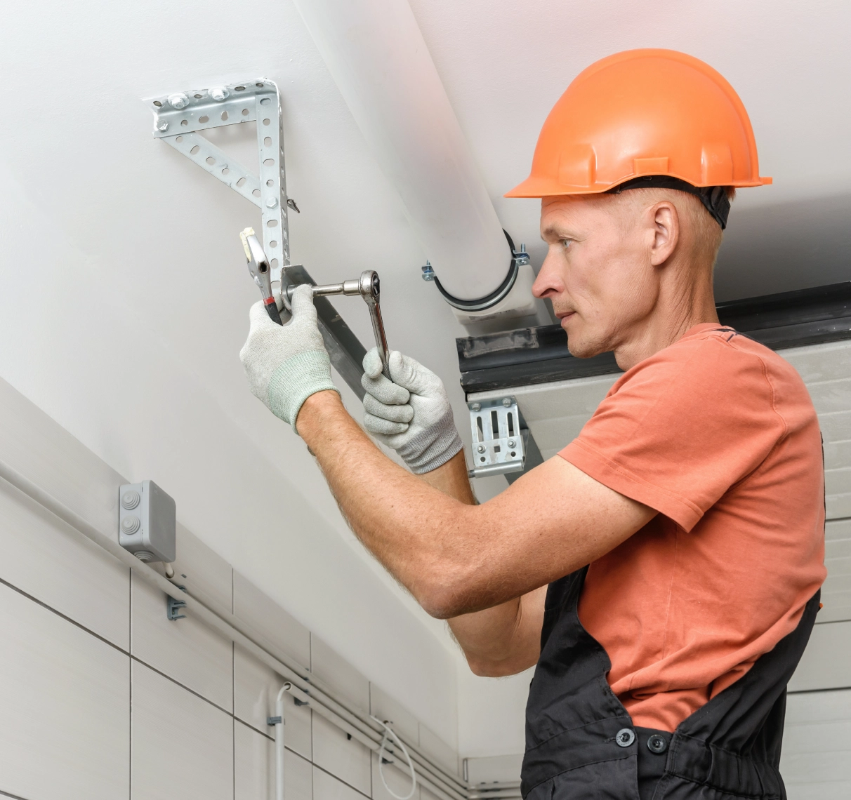 AUTOMATIC DOOR Operators and Controls